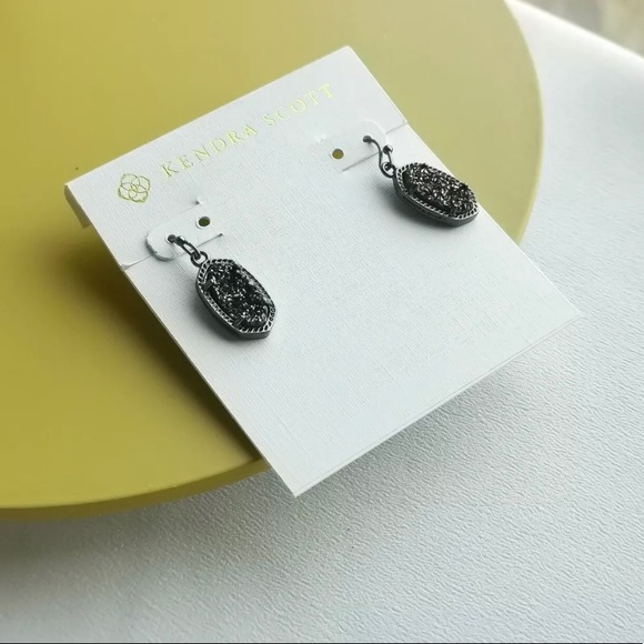 Kendra Scott Jewelry - Kendra Scott black drusy Lee drop earrings